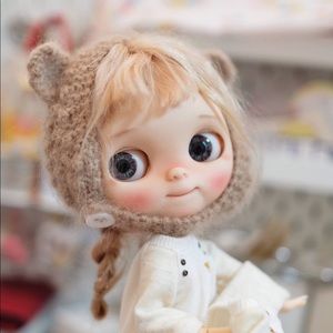 Meet your Posher, Joyce